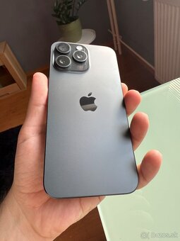 iPhone 15 Pro Max 256GB black titanium + 3x kožené kryty - 9