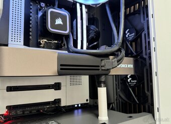 Ryzen 9 9950X3D\32GB\RTX 5080\SSD\1200W Zdroj - 9