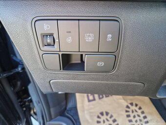 Hyundai STARIA 1,6 TGDI HEV 4x2 6AT PREMIUM 9S - 9