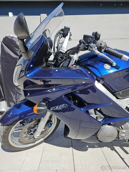 Yamaha FJR 1300 - 9