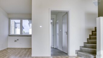 PREDAJ, DOM NA KĽÚČ, Dunajská Streda, 4 izby, pozemok 189 m2 - 9