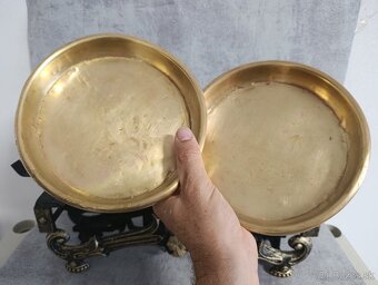 Staré pekne dvoumiskové váhy se ženou po kompletní renovaci - 9