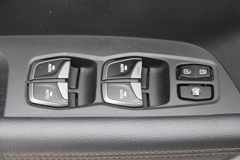 HYUNDAI Santa Fe Elegance 2,2 CRDi 145 kW A/T6 - 9