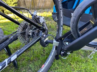 Cyklovozík Thule pre dve deti + Horský bicykel Cannondale - 9