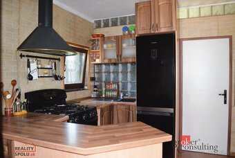 NA PREDAJ / Murovaný rodinný dom sa samote pri Ružíne - Veľk - 9