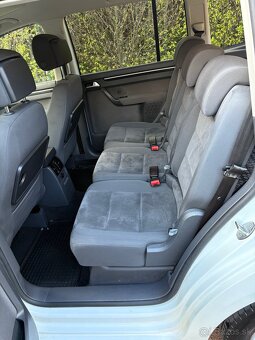 VW Touran 2,0 TDi - 9