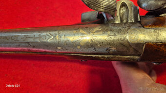 KRESADLOVÁ PIŠTOL - 9