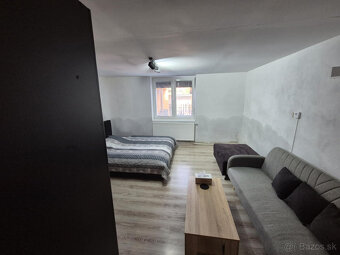 Na predaj 3 izbový dom v Šuranoch na 6 árovom pozemku - 9