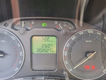 ŠKODA OCTAVIA COMBI II 1,9TDI 77KW ROK 2008 - 9