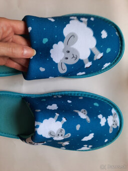 Modré domáce teplé papuče Ovečka Minnie Mouse 36-37 - 9