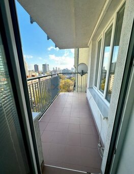 2-izbový byt s balkónom v projekte Jégeho alej, v m.časti Ru - 9