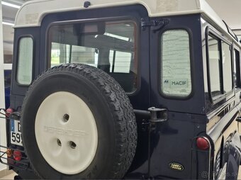 Land Rover Defender 2.5 - 9