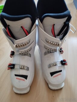 Predám detské lyže, lyžiarky a palice - 9