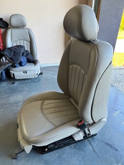 Mercedes W211 E-class Interier - 9