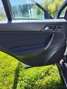 Mercedes Benz C - 9