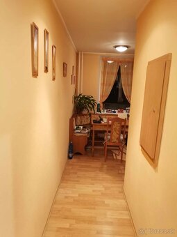 Veľký dvojizbový byt ihneď voľný - 9
