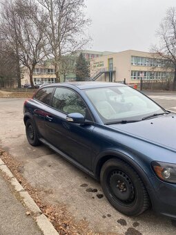 Volvo C30 2.4D (2007, automat) - 9