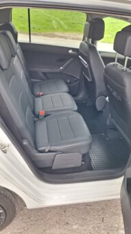 Volkswagen Touran - 9