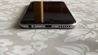 Predám iPhone staršie - 9