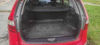 Hyundai i30 kombi, 1.6 crdi, rok 2010 - 9