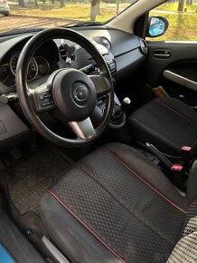 Mazda 2 1.3 benzín (2011) - 9