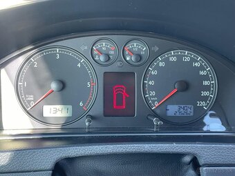 VW MULTIVAN T5 2.5TDI 96kw 7-MIESTNE - 9