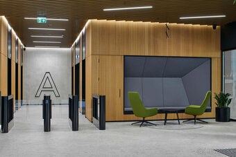 Prenájom obchodného priestoru 333 m² v skvelej lokalite v ce - 9