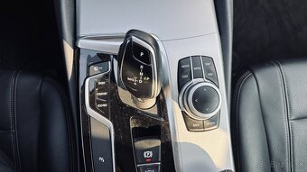 BMW rad 5 Touring 518d - Model 2020 - 9