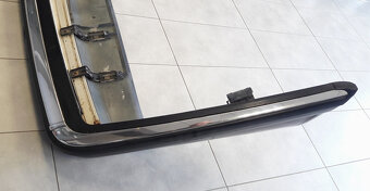 BMW 7 E32 Zadný nárazník - 9