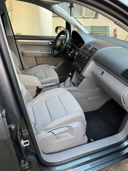 Volkswagen Touran - 9