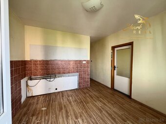 Veľký 3 izbový byt s balkónom predaj / Levice - 9