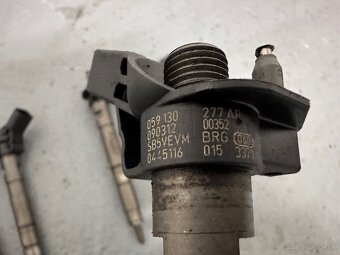 Vstrekovace 3.0tdi Bosch 059130277AR - 9