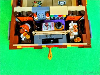 2x LEGO 76399 Harry Potter - Rokfortský kúzelný kufrík - 9