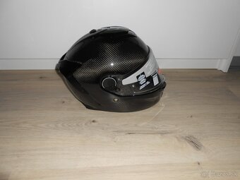 Predam krasnu novu karbonovu moto prilbu znacky SHARK SPARTA - 9