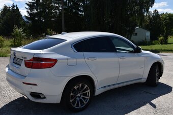 BMW X6 xDrive 50i - 9