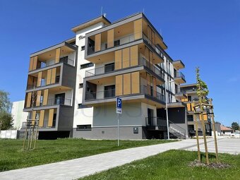 2332 NA PREDAJ EXKLUZÍVNE TROJIZBOVÉ BYTY - 9