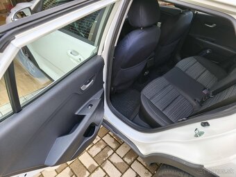 KIA STONIC 1,2 DPi GOLD 58kW/79k M5 - 9
