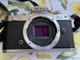 Nikon ZFC - 9