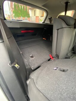 BMW 216i GRAN TOURER - 9