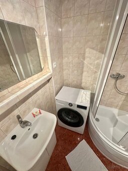 PRENÁJOM 3-IZBOVÉHO BYTU S LOGGIOU - 9