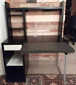 Pracovný stôl z IKEA : čierno-biela kombinácia - 9