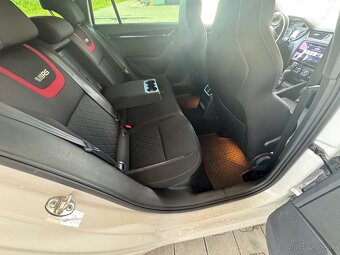 Škoda Octavia 3 Lift RS 2.0 Panoráma 4x4 - 9