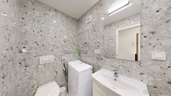 Na predaj pekný, prerobený 2 izbový byt, ulica Húskova, Koši - 9