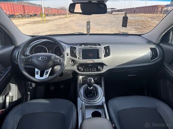 Kia Sportage 2.0 benzín - 9