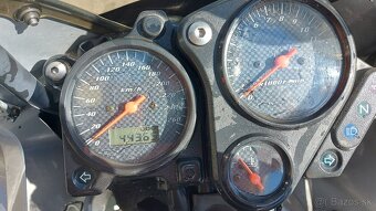 Honda Hornet 600 - 9