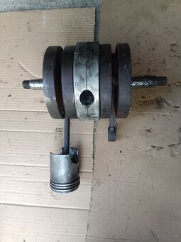Predám motor na jawu 350 638 - 9