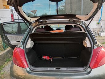 Peugeot 207 1,4  ,2006 , benzín - 9
