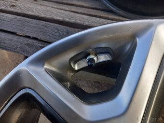 5x114.3 R19 Kia Sorento +snimace - 9