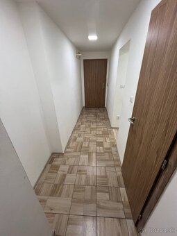 Na predaj 2 izbový byt kompletná rekonštrukcia Handlová - 9