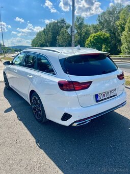 KIA Cee’d SW GT Line Combi 117.5kw Manuál - 9